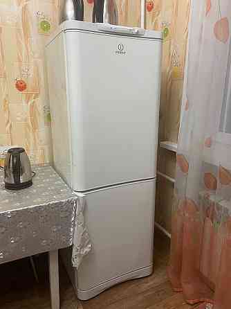 Холодильник indesit не новый  Алматы