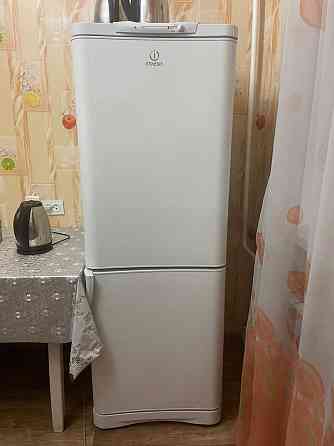 Холодильник indesit не новый  Алматы