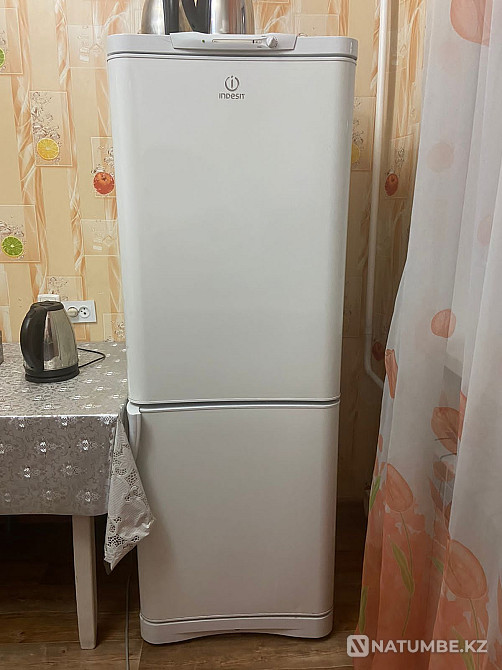 Холодильник indesit не новый Алматы - изображение 2