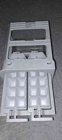 Продам контейнер замороживаний кубики лда для холодильника.. Almaty