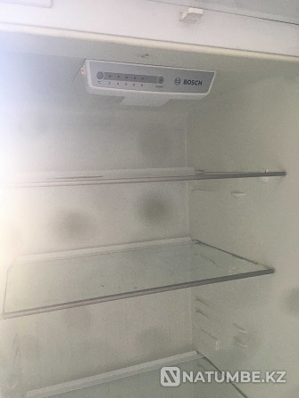 I will sell a used built-in refrigerator B0SСH Almaty - photo 3