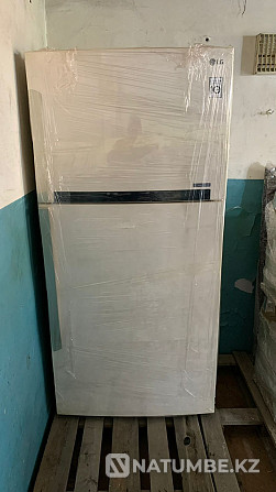 Selling LG refrigerator; large; very roomy Almaty - photo 2