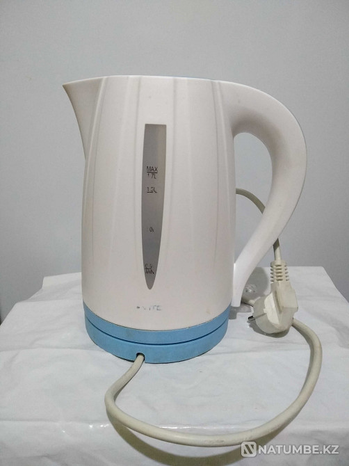 ОТДАМ ДАРОМ электрочайник VITEK; в РАБОЧЕМ состоянии; 1.8л; Б/У Алматы - изображение 5