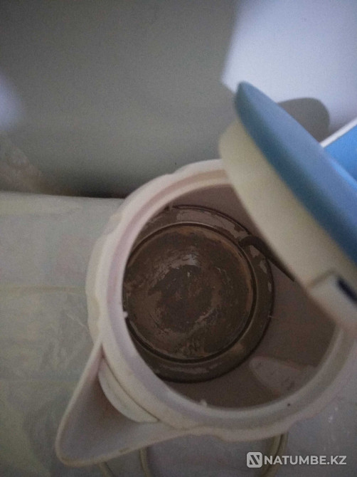 ОТДАМ ДАРОМ электрочайник VITEK; в РАБОЧЕМ состоянии; 1.8л; Б/У Алматы - изображение 4