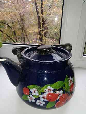 Чайник ; 2 .5 литра ;эмалированный . Almaty