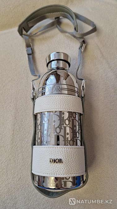 Продам термос Dior Алматы - изображение 1