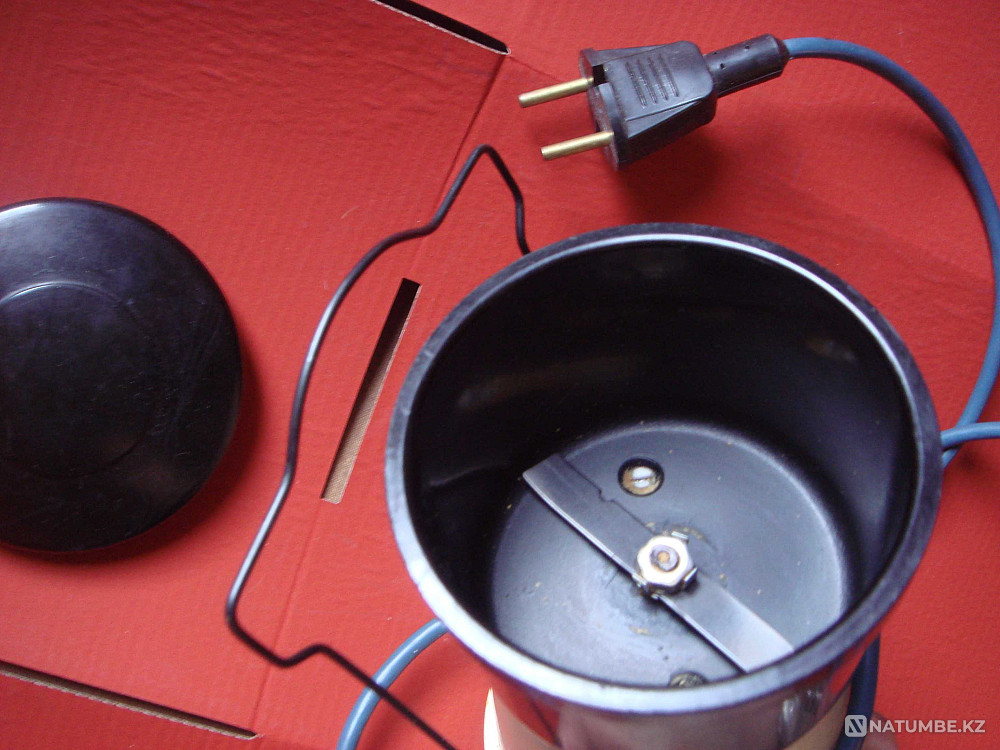 Coffee Mill USSR 1979 Ebonite Body Most Powerful Motor Almaty - photo 6