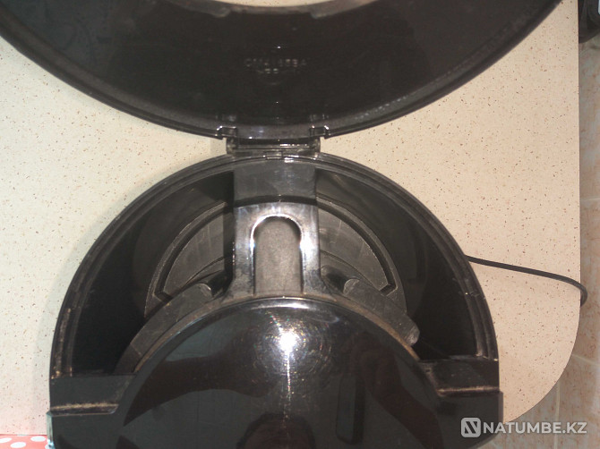 Grundig coffee maker; Moscow metro station Almaty - photo 7