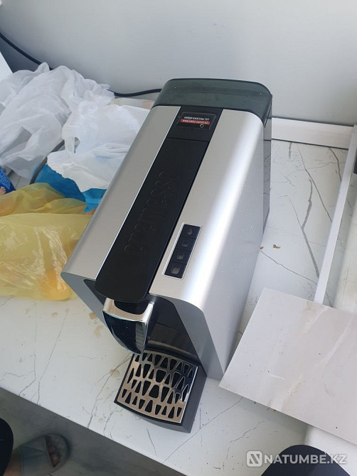 Тамаша күйде және кепілдік берілген тамаша кофе машинасын сатамын  Алматы - изображение 1