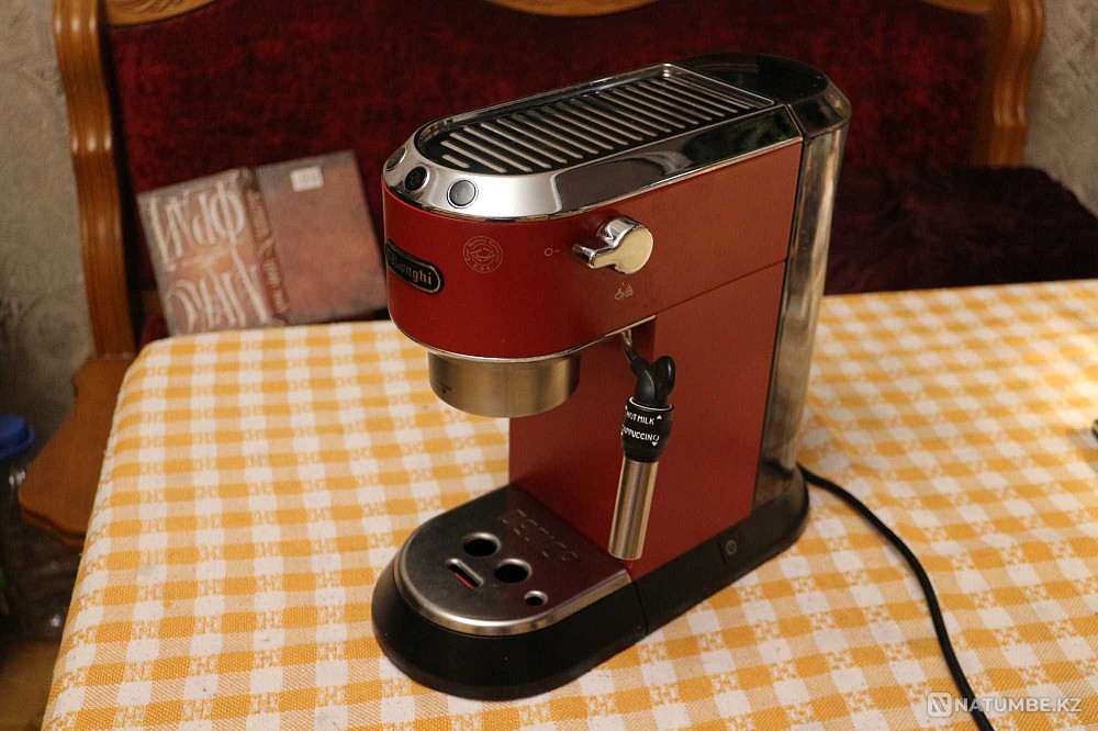 Кофеварка рожковая DeLonghi EC 685.R Алматы - изображение 1