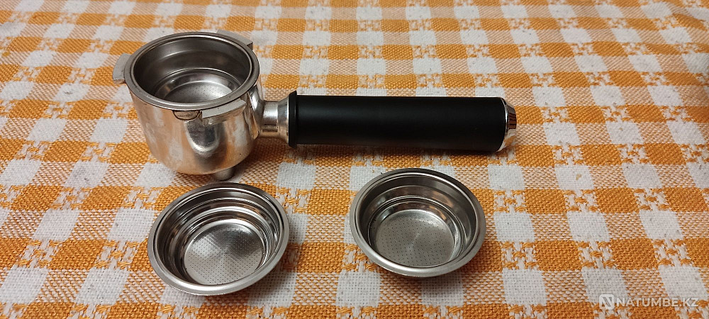 Кофеварка рожковая DeLonghi EC 685.R Алматы - изображение 4
