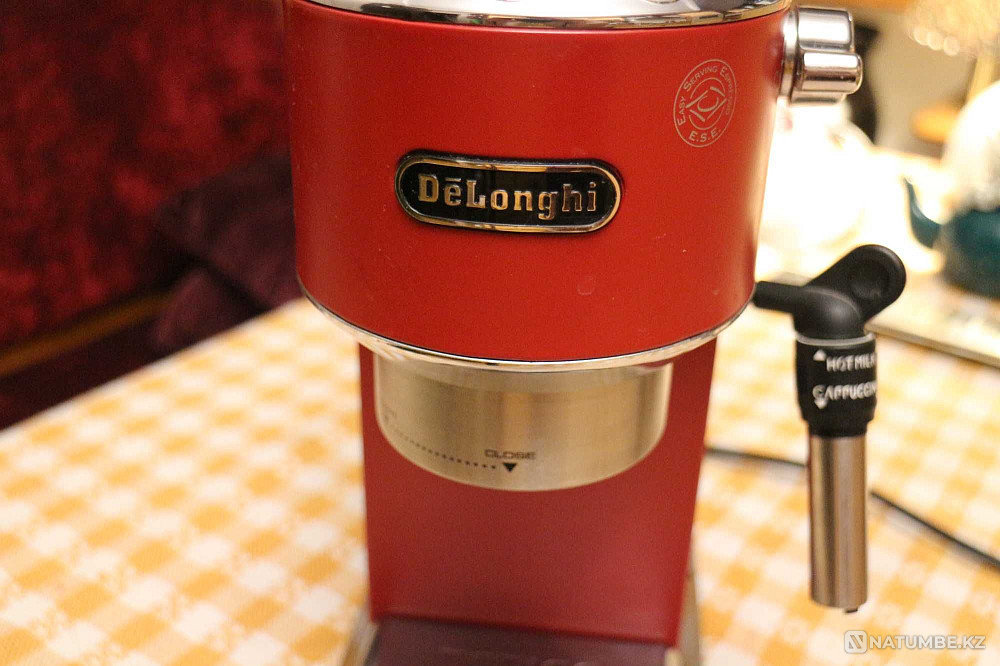 Кофеварка рожковая DeLonghi EC 685.R Алматы - изображение 2