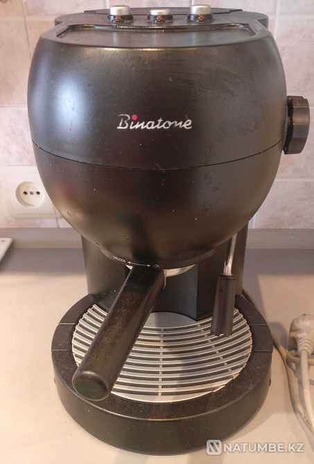 Кофеварка рожковая Binatone EM 204 с капучинатором б/у Алматы - изображение 2