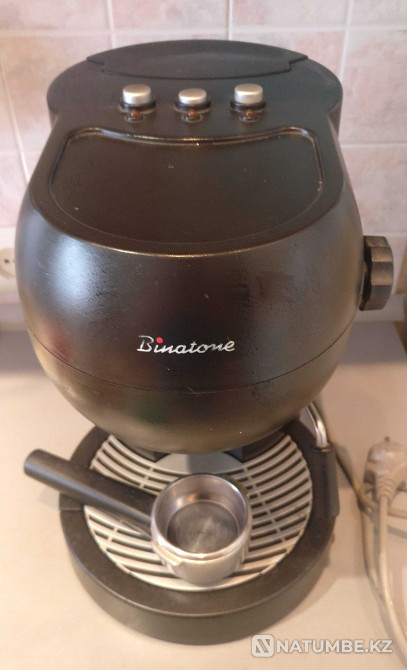 Кофеварка рожковая Binatone EM 204 с капучинатором б/у Алматы - изображение 1
