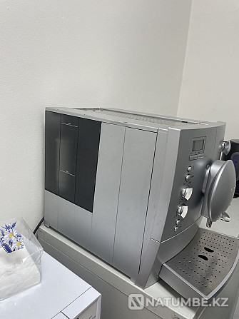 Coffee machine; in excellent condition Almaty - photo 2