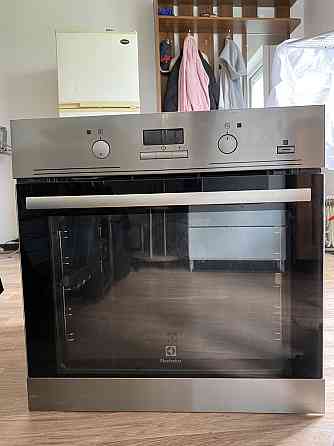 Духовку; варочную панель Electrolux Almaty