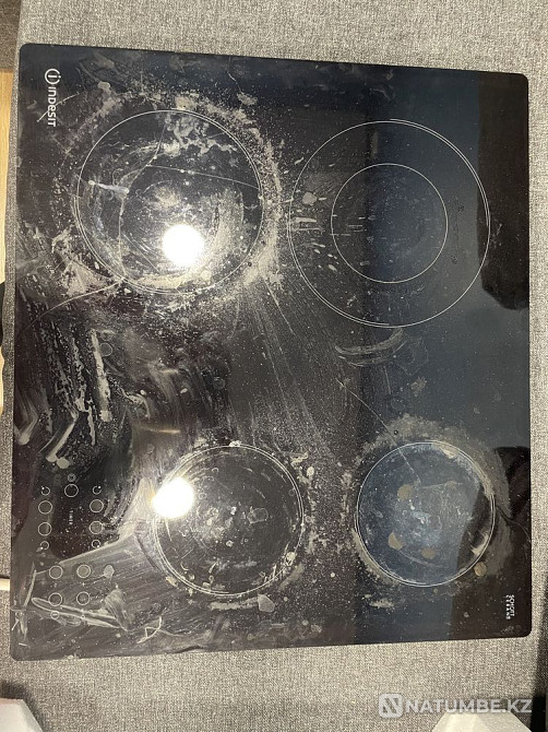 Электр. плита Indesit RI 260C Алматы - изображение 1