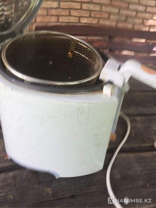 Selling Philips HD 6105 deep fryer! Almaty - photo 2