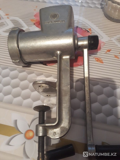 Urgently selling a manual meat grinder Almaty - photo 1