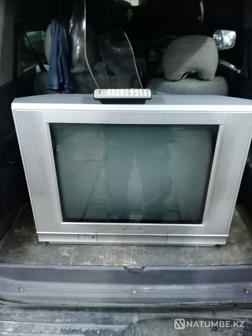 TV in working order with remote control Almaty - photo 1