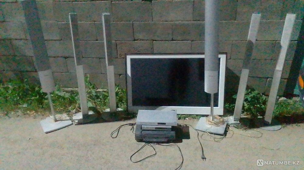 TV not working, speakers working, selling for 15,000 thousand tenge Almaty - photo 1