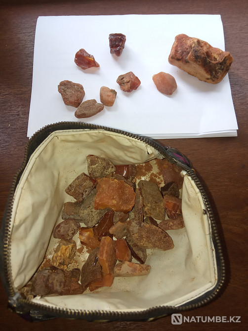 Selling a brooch with Baltic amber, excellent Almaty - photo 2