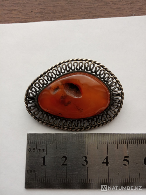 Selling a brooch with Baltic amber, excellent Almaty - photo 1