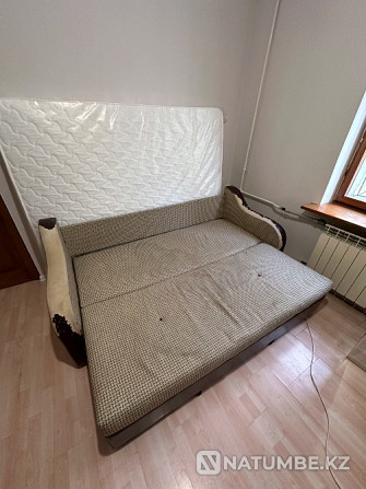 Selling a sofa bed, size 160x200 Almaty - photo 1