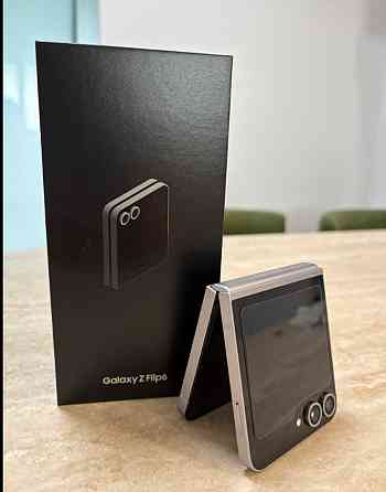 Samsung Galaxy Z Flip 6 256 ГБ Серебрист  Астана