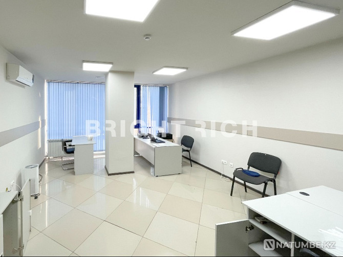 For rent office 555 m2. Almaty - photo 1