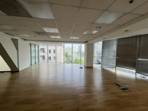 Сдается офис. Площадь 739 м² Almaty