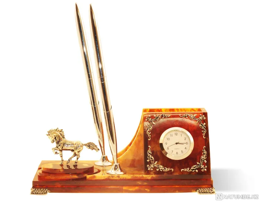 Кәріптастан жасалған «Жылқы» жазу жинағы Москва - изображение 1