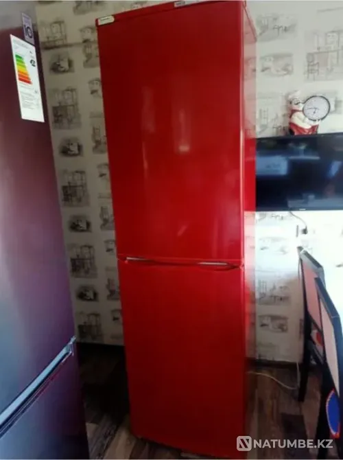 Красный холодильник Атлант Усть-Каменогорск - изображение 1