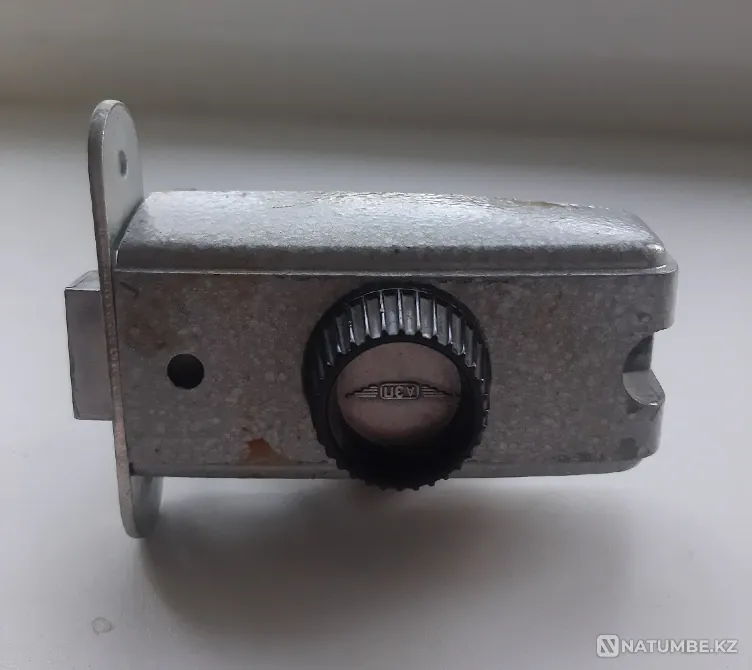 Selling a used surface-mounted lock with a rotary handle Almaty - photo 1