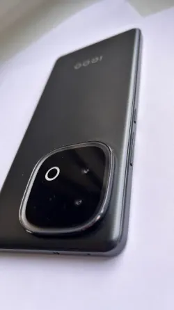 Vivo iqoo neo 10 Астана