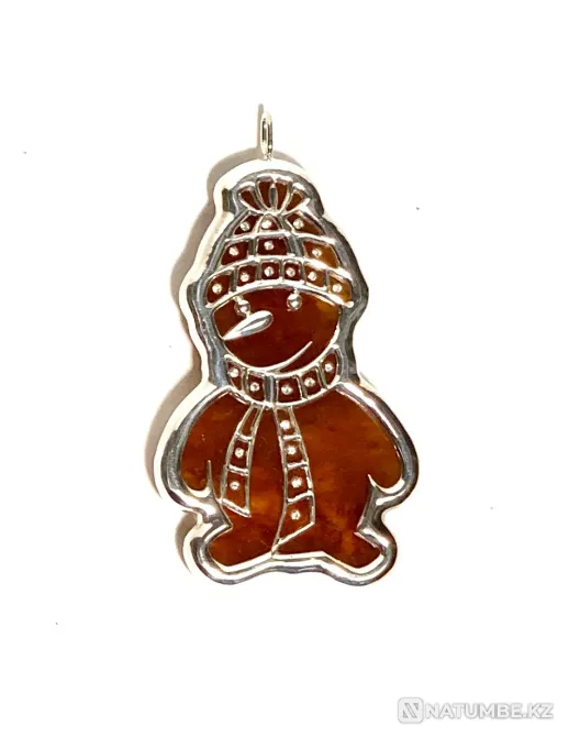 Елочное украшение "Снеговик" из янтаря Москва - изображение 1
