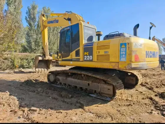 2020 Komatsu PC220 Almaty
