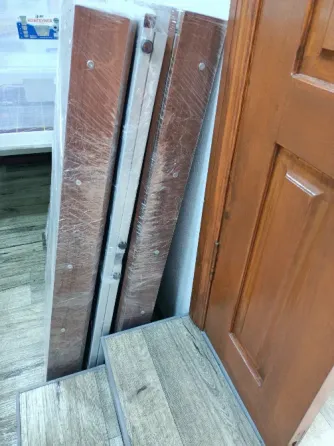 Парта-стол двухместный складной б/у в хорошем состоянии.Торг Караганда