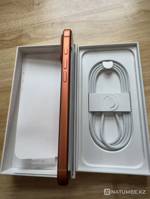 Apple iPhone 17 Pro Max 256 ГБ, космический оранжевый Усть-Каменогорск - изображение 3