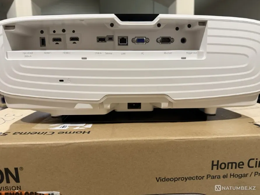 Проектор Epson Home Cinema 5050UB 4K UHD Усть-Каменогорск - изображение 2