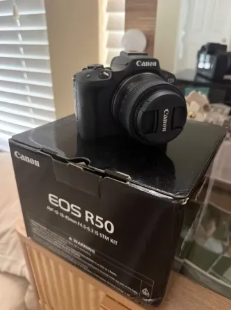 Беззеркальная камера Canon EOS R50 с объективом 18–45 мм Алматы