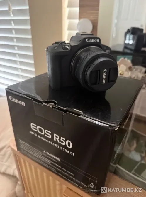 Беззеркальная камера Canon EOS R50 с объективом 18–45 мм Алматы - изображение 1